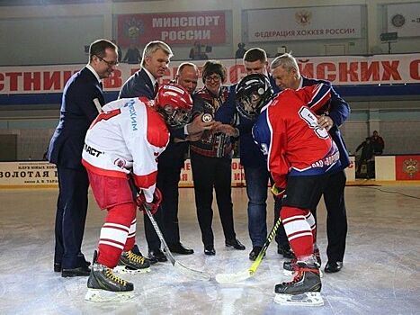 Павел Колобков посетил финал Всероссийских соревнований юных хоккеистов «Золотая шайба» имени А.В. Тарасова