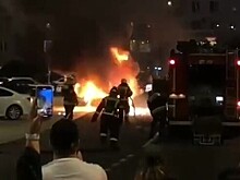 В Москве Ferrari сгорел дотла и попал на видео