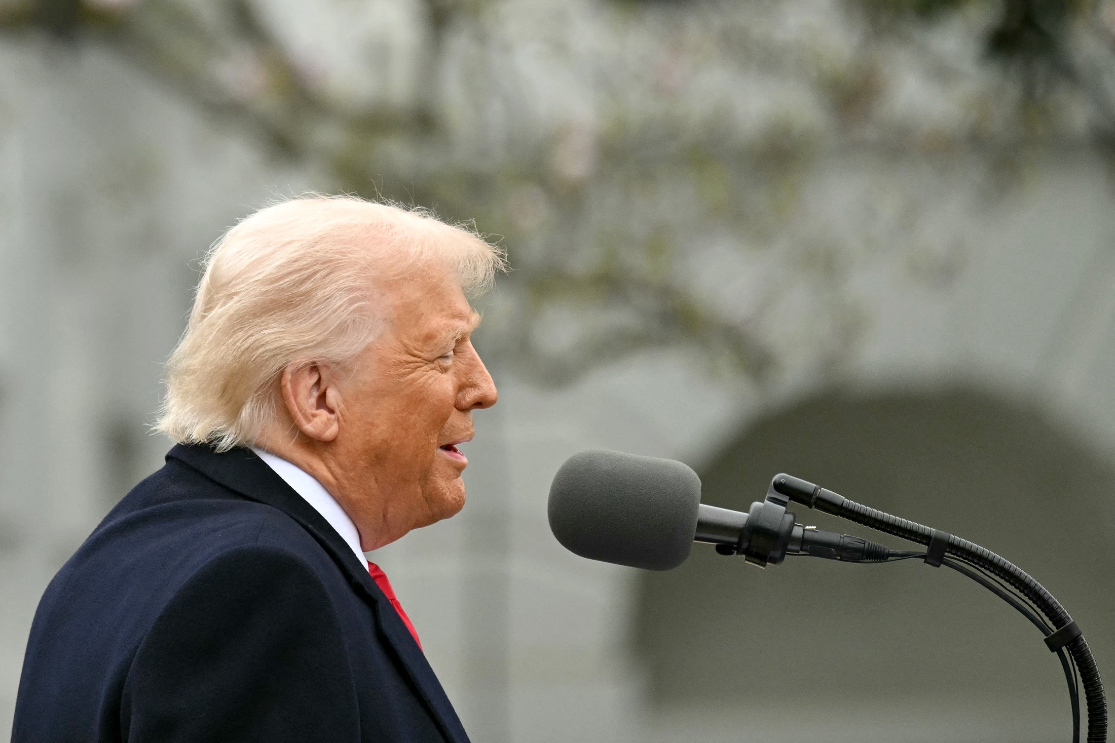 Губернатор Калифорнии выступил против решения Трампа ввести нацгвардию в штат - EuroPress.news