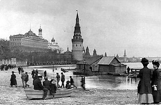 Зачем в СССР хотели переименовать Москву