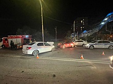 Пострадали двое: в Ростове автоледи на Kia спровоцировала ДТП с участием четырех машин