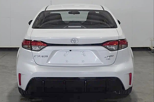 Новую Toyota Corolla сняли на фото: седан стал больше и получил мотор 2,0 литра