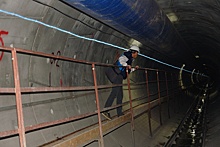 Корреспондент "РГ" прошел по тоннелю в Крымских горах, по которому скоро потечет пресная вода