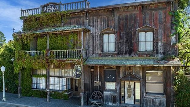 Исторический отель в Калифорнии выставлен на продажу за 5,5 млн долларов