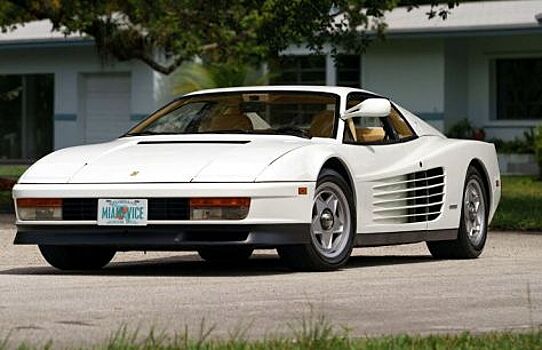 Ferrari Testarossa с экрана кино «задумалась» о поиске нового хозяина