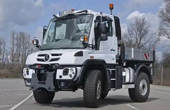 Mercedes-Benz Unimog