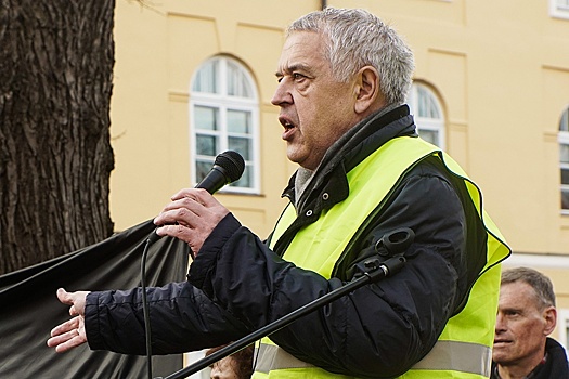 В Латвии арестован правозащитник и ученый Александр Гапоненко