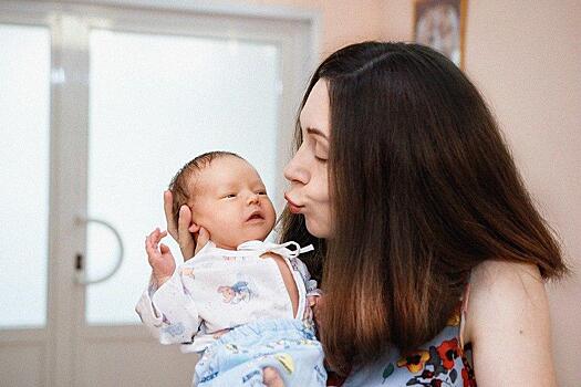 В роддоме на улице 800-летия Москвы врачи помогли пациентке родить здоровых малышей