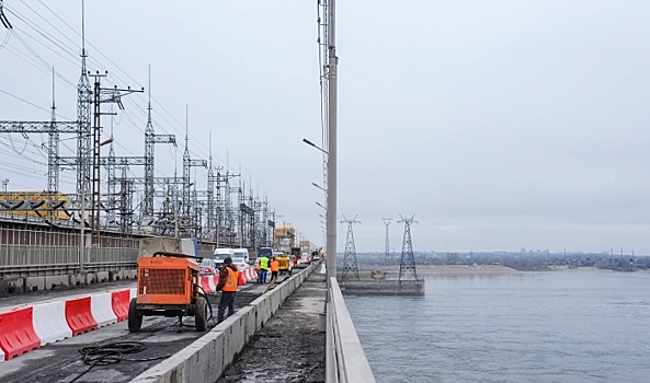 Полностью отремонтировать мост через Волжскую ГЭС обещают к осени