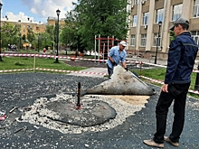 Рядом с ДК на севере Волгограда меняют поврежденное вандалами покрытие