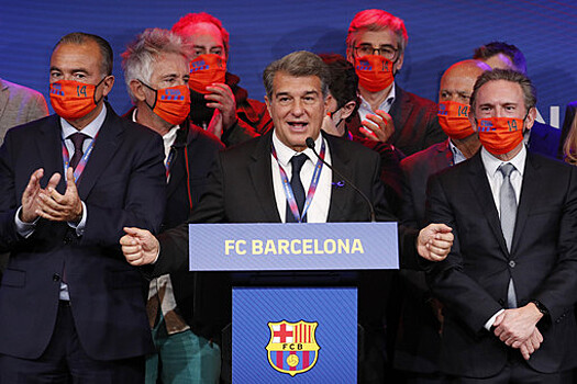 Президент "Барселоны" Лапорта зашел в судейскую комнату после поражения от "Реала"