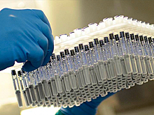 Фармацевтическая компания Sanofi разрабатывает вакцину против коронавируса в сотрудничестве с властями США