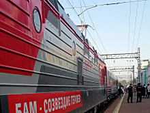 Транспортные полицейские Иркутской области обеспечили общественный порядок при отправлении эстафетного поезда, посвященного 50-летию Байкало-Амурской магистрали.