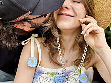 Лиза Арзамасова прокомментировала слухи о разводе одним кадром