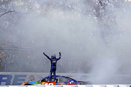NASCAR: Буш-младший выиграл вторую гонку «плей-офф»