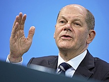 В Совфеде объяснили смех Шольца после вопроса о гарантиях безопасности Украины