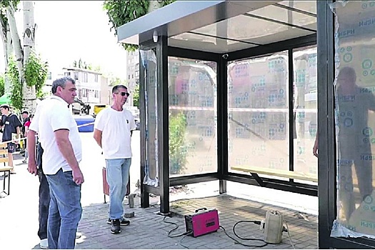 Старые остановки заменили на умные в Мелитополе