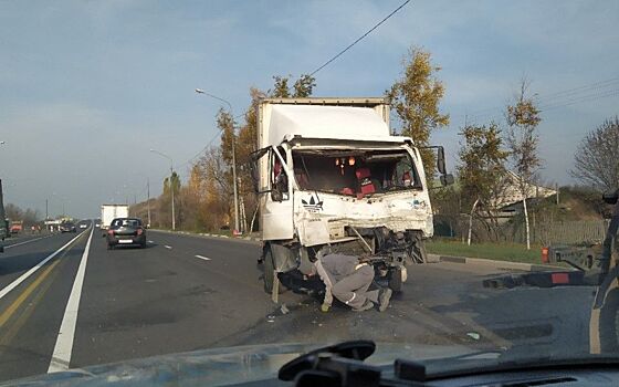 В Рыбновском районе столкнулись два грузовика