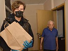 Акция «Спасибо вам» по доставке еды ветеранам стартовала в столице