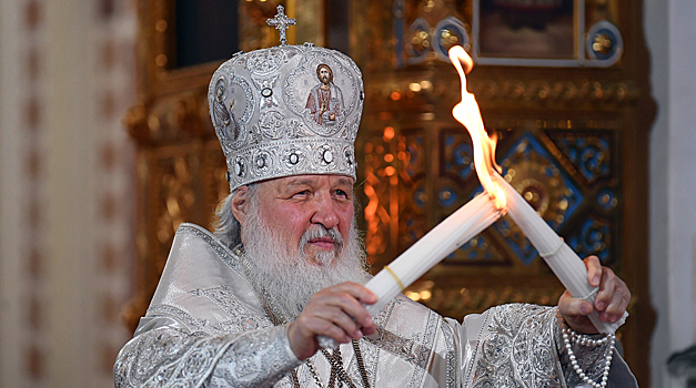 Благодатный огонь доставили в столичный храм Христа Спасителя