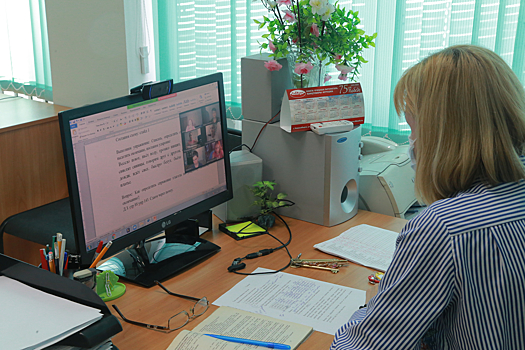 Зарплаты бюджетникам Новосибирска подняли с 1 июля