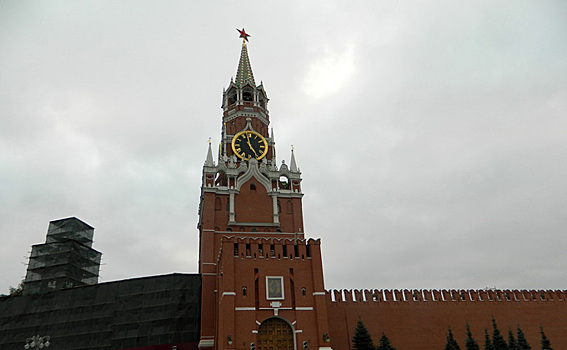Политологи оценивают назначение Травникова как сигнал Кремля местным элитам
