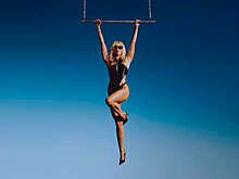 Майли Сайрус анонсировала специальный концерт для фанатов на заднем дворе своего дома