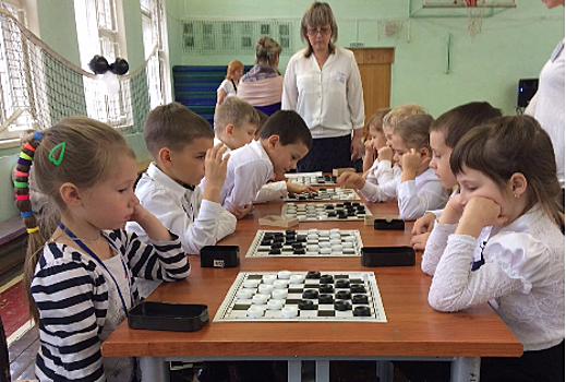 Бутовские дошколята приняли участие в межрайонном турнире «Юный шашист»