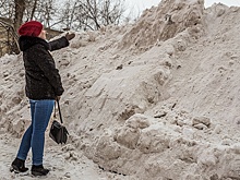«Этот снег становится золотым»: как чиновники 14 лет подряд объясняют, почему город завален снегом
