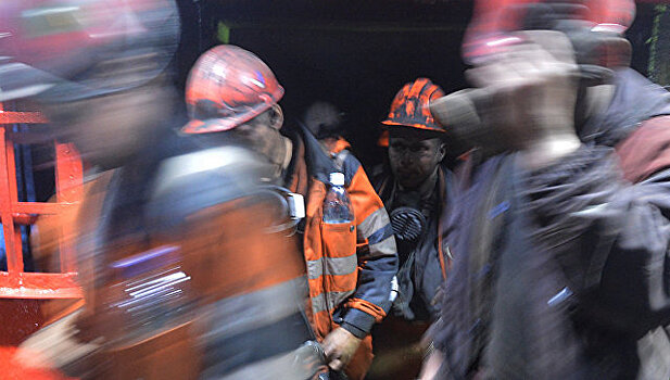 В Кузбассе эвакуируют горняков шахты "Юбилейная" после звонка о минировании