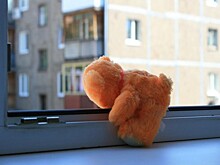 Жена уфимца, который спас выпавшего из окна малыша: Мать была пьяной