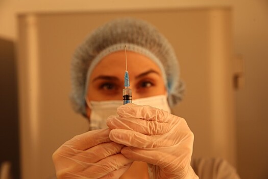 Названо количество пунктов вакцинации от COVID-19, работающих в Петербурге