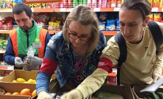 В Тарко-Сале общественники нашли на прилавках испорченные овощи и фрукты