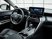Этот кроссовер Toyota конкурирует с Geely Monjaro, а стоит в РФ дешевле
