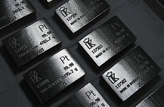 Золото отстает: серебро неожиданно заняло первое место среди драгоценных металлов