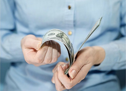 СК напомнил новосибирским работодателям об ответственности за задержку зарплаты