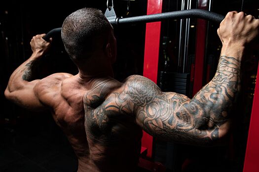 Какие тату на спине делают мужчины: 5 типов рисунков и 9 реальных фото