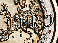 Евро рухнул