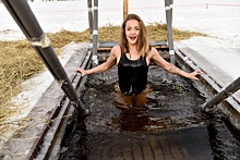 Тепло ли тебе, девица? Уральские красотки устроили фотосессию в купальниках на Визовском пруду