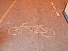 Новые велодорожки в Петербурге пока используются автомобилистами