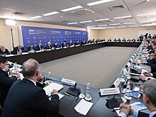Участники форума в Сочи сыграли в казино, теннис и посетили концерт