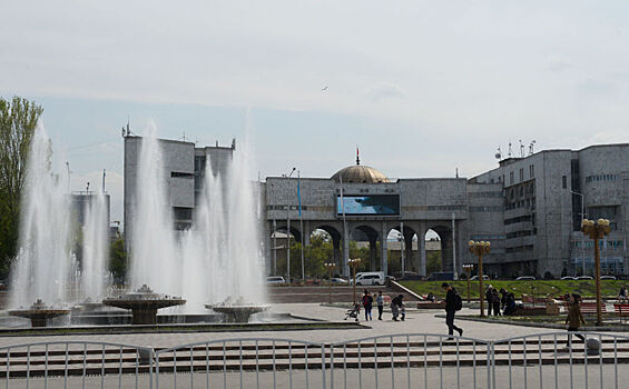 В Бишкеке проходит международный фестиваль уличных театров