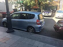 Автомобилисты Владивостока придумали необычной способы защиты от эвакуаторов