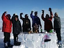 «Елку наряжали ватой и таблетками». Полярник о встрече Нового года во льдах