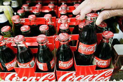 Чистая прибыль Coca-Cola за 9 месяцев снизилась на 9%