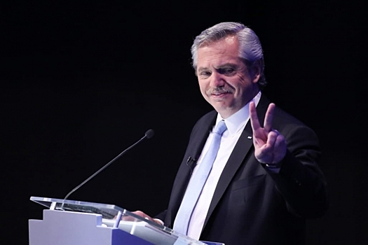 Президент Аргентины пожертвует своей зарплатой ради вечеринки в карантин