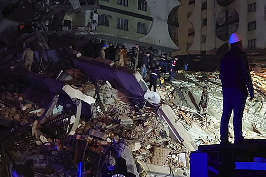 НАТО мобилизует помощь пострадавшей от землетрясения Турции