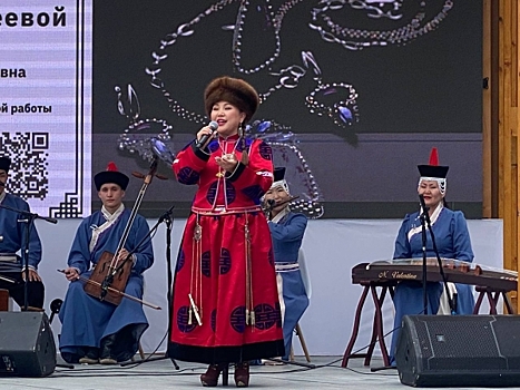 Золото, соколы, национальная еда и сувениры: рассказываем, почему «Улица Дальнего Востока» обязательна к посещению