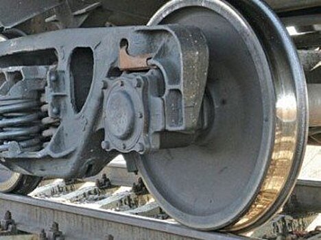 Маневровый локомотив насмерть сбил мужчину в Крымском районе