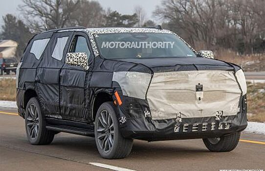 В сети появились шпионские снимки Cadillac Escalade ESV